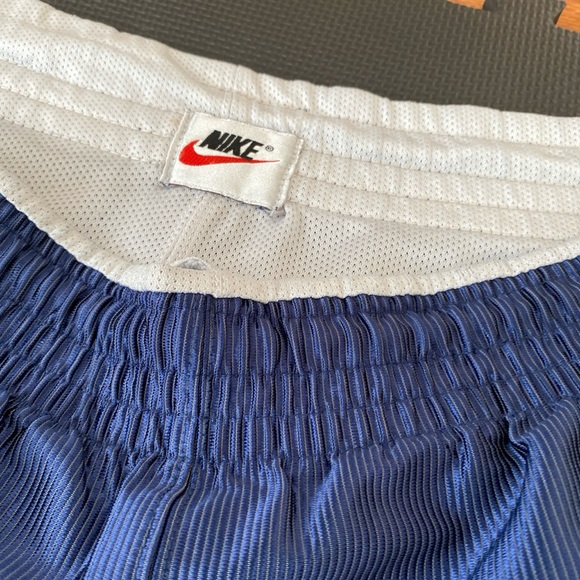 XL reversible nike vintage basketball shorts - Picture 3 of 6